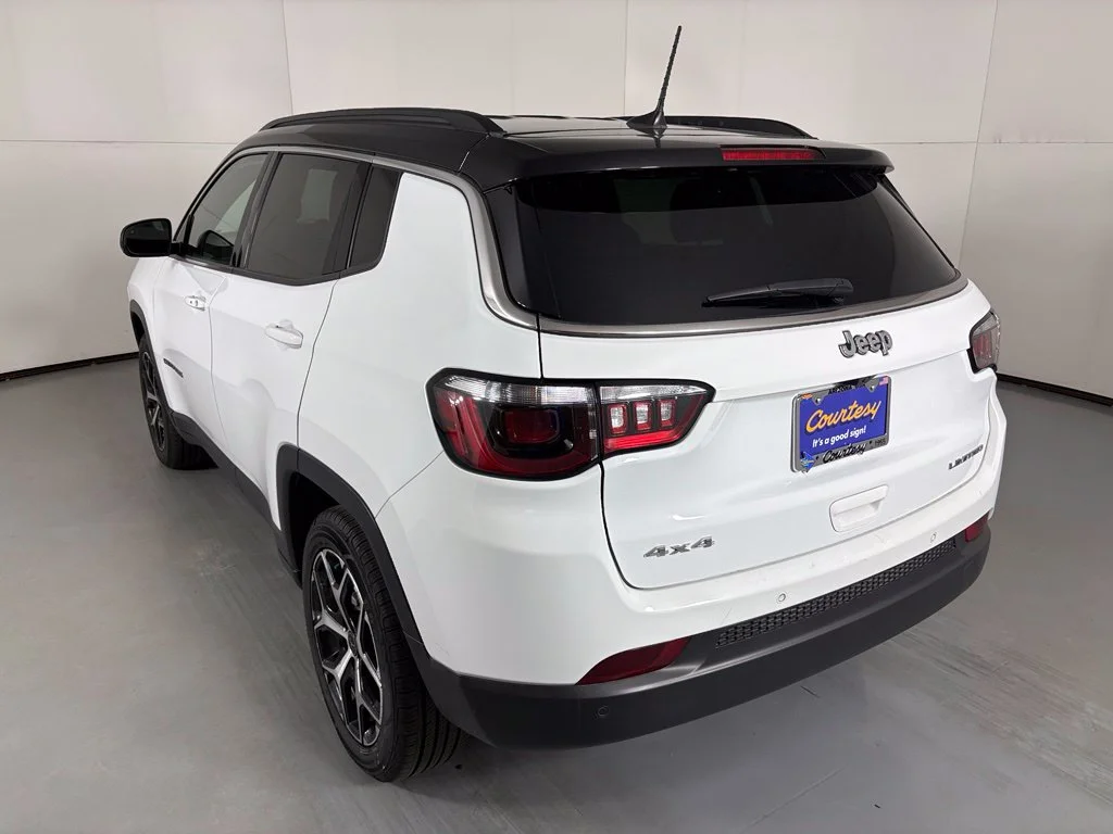 Used 2025 White Jeep Limited image 6