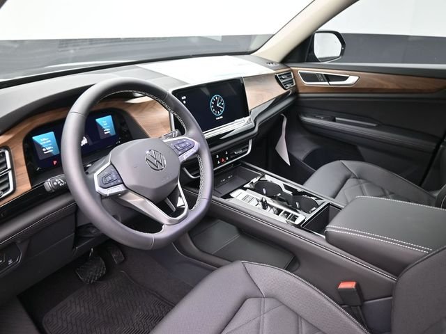 Used 2026  Volkswagen 2.0T SE w/Technology image 18