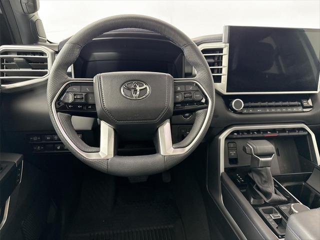 Certified Used 2025 WIND CHILL PEARL Toyota  image 32