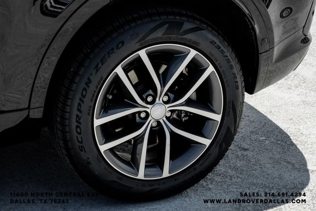 Used 2025 Black Land Rover S image 55