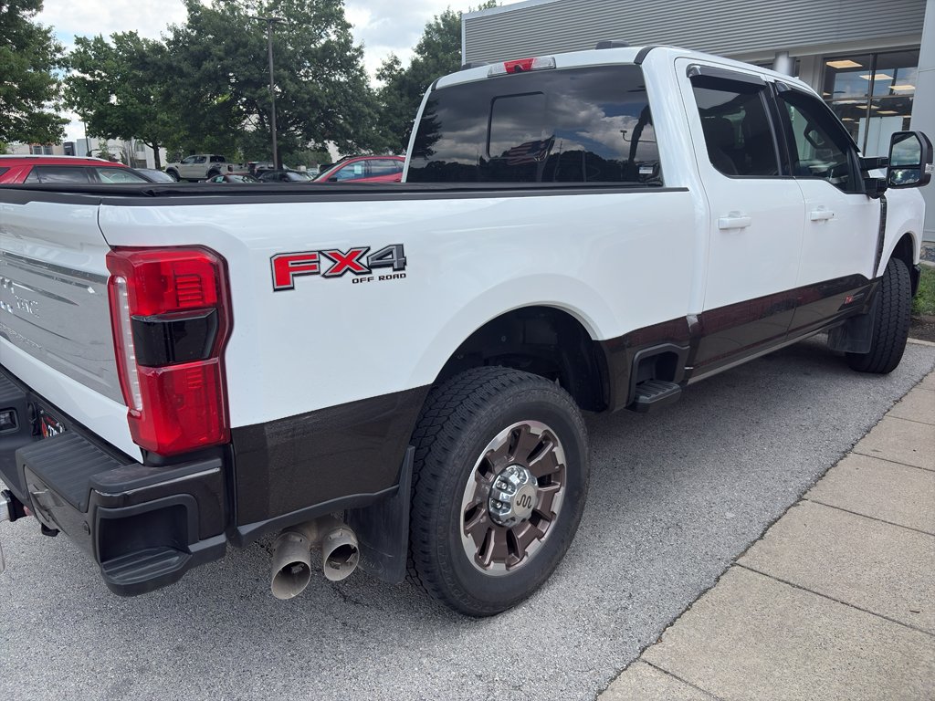 Used 2024  Ford King Ranch image 8