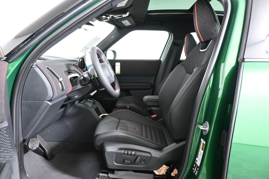 New 2026 Green MINI Iconic image 3