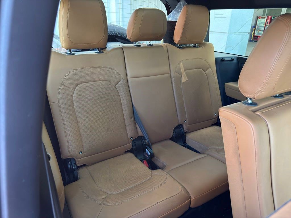 2023 Land Rover Defender SE - Photo 33