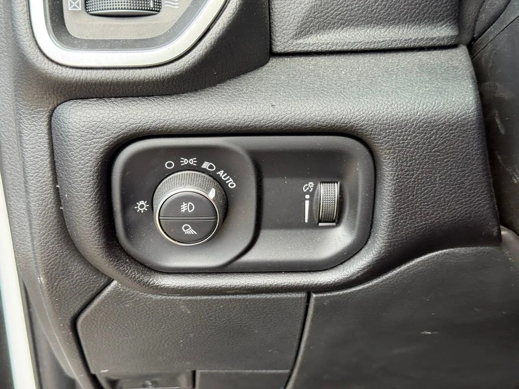Used 2025 White Ram Big Horn image 20
