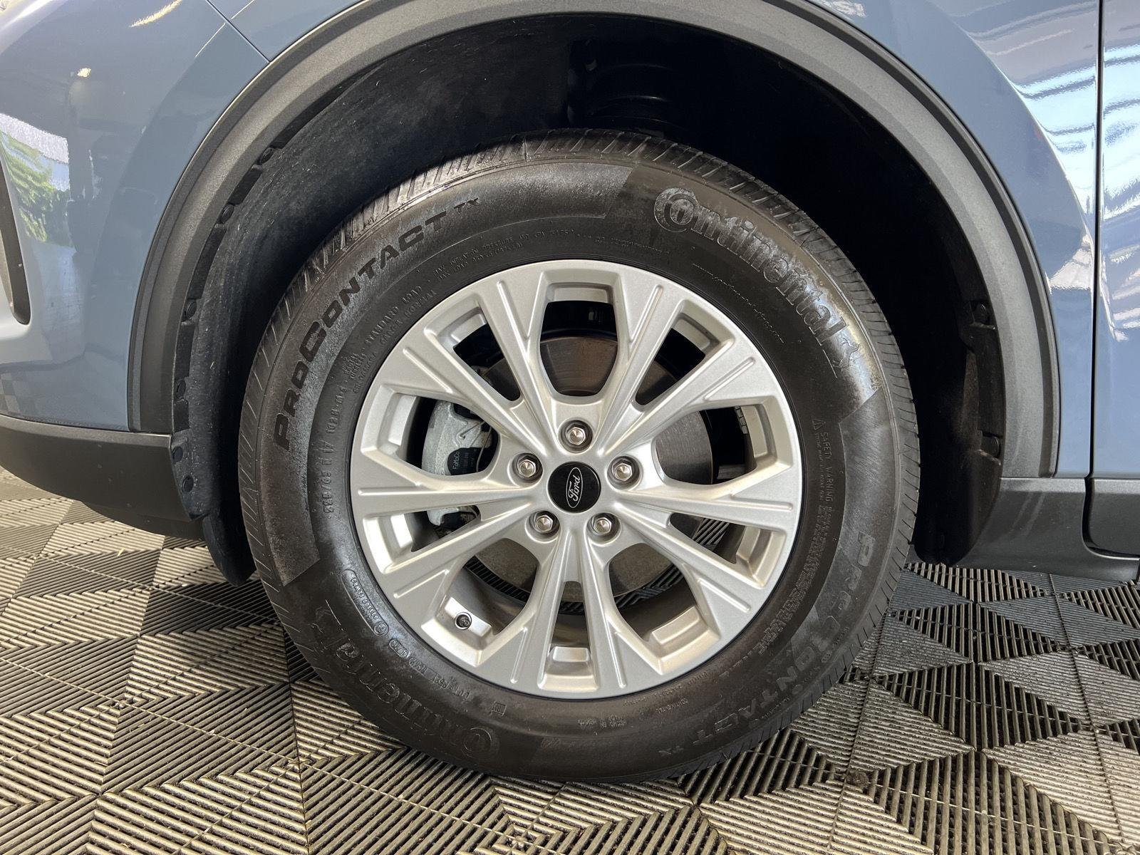 Used 2024 Vapor Blue Ford Active image 29