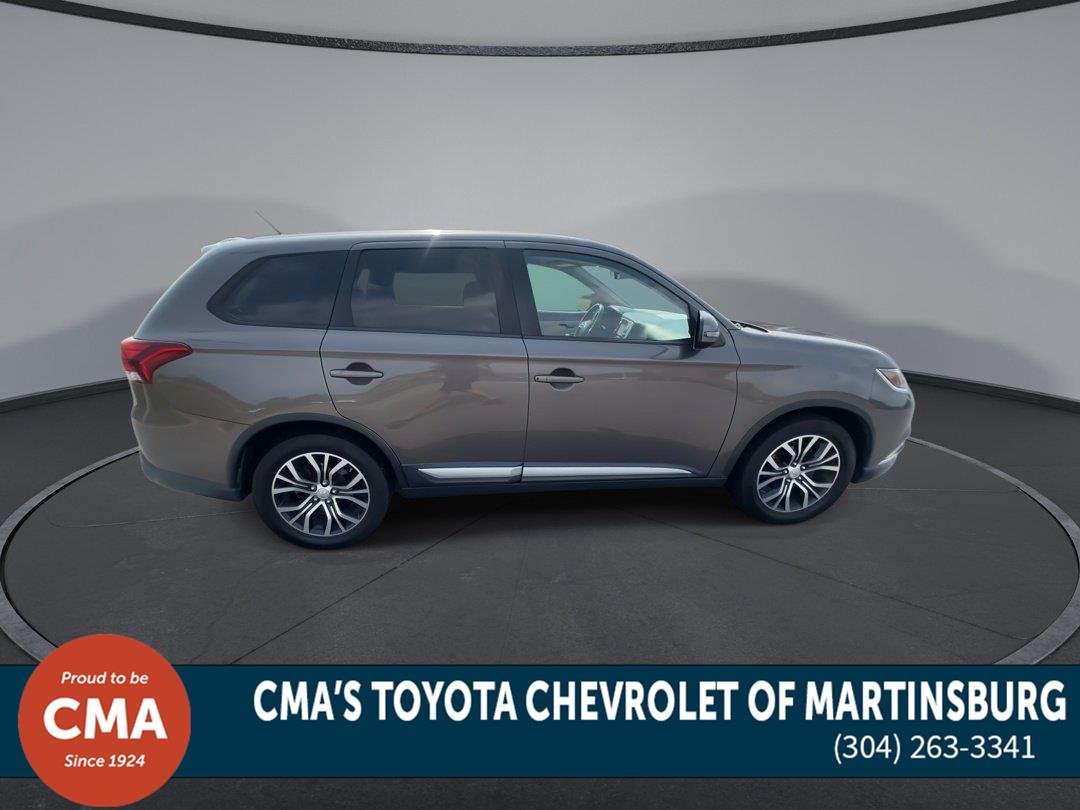 Used 2016 Quartz Brown Metallic Mitsubishi SE image 9