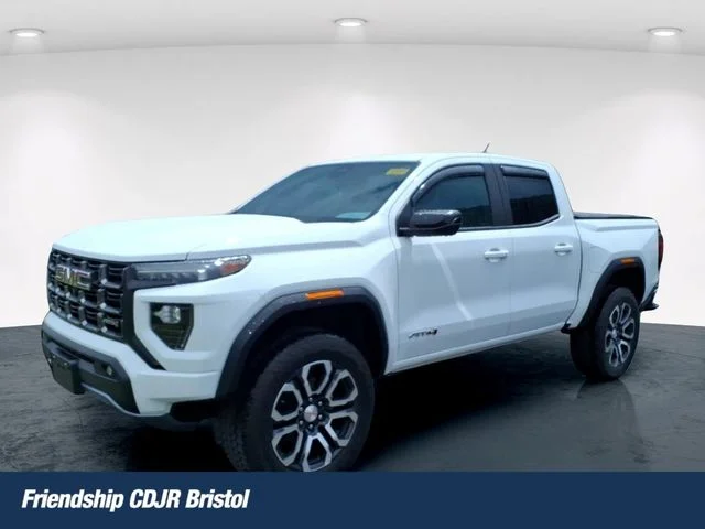 2024 GMC Canyon 4WD AT4 Crew Cab Short Box's photo