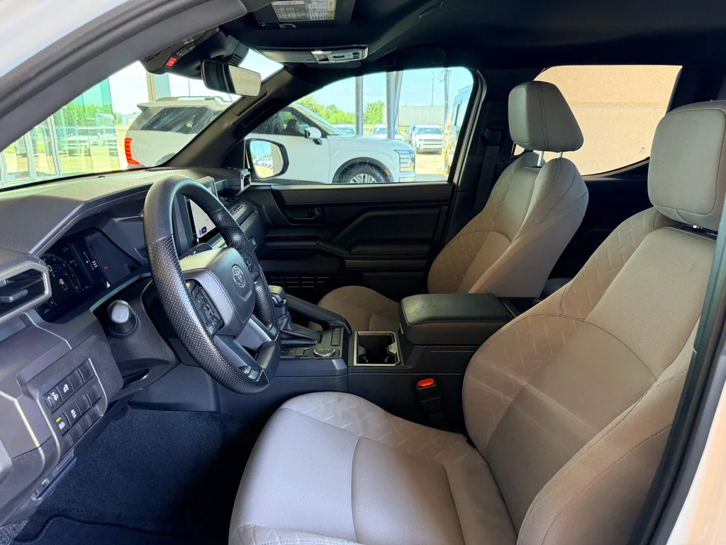 Used 2025 Ice Cap Toyota SR5 image 11