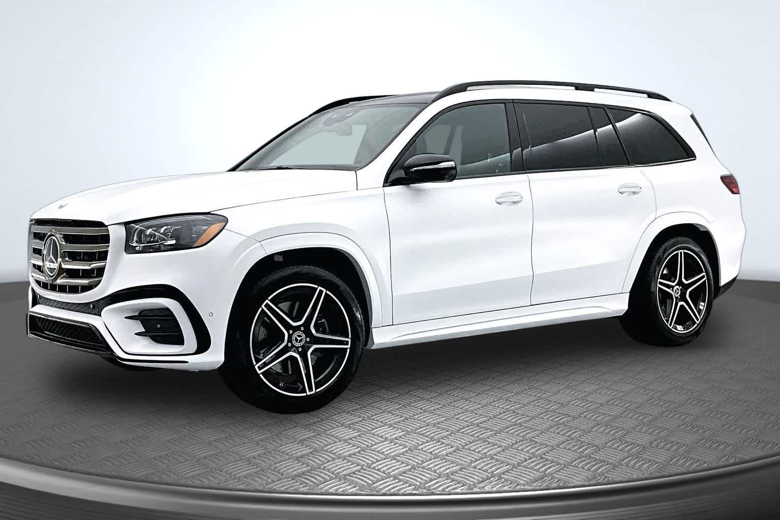 2026 Mercedes-Benz GLS's photo