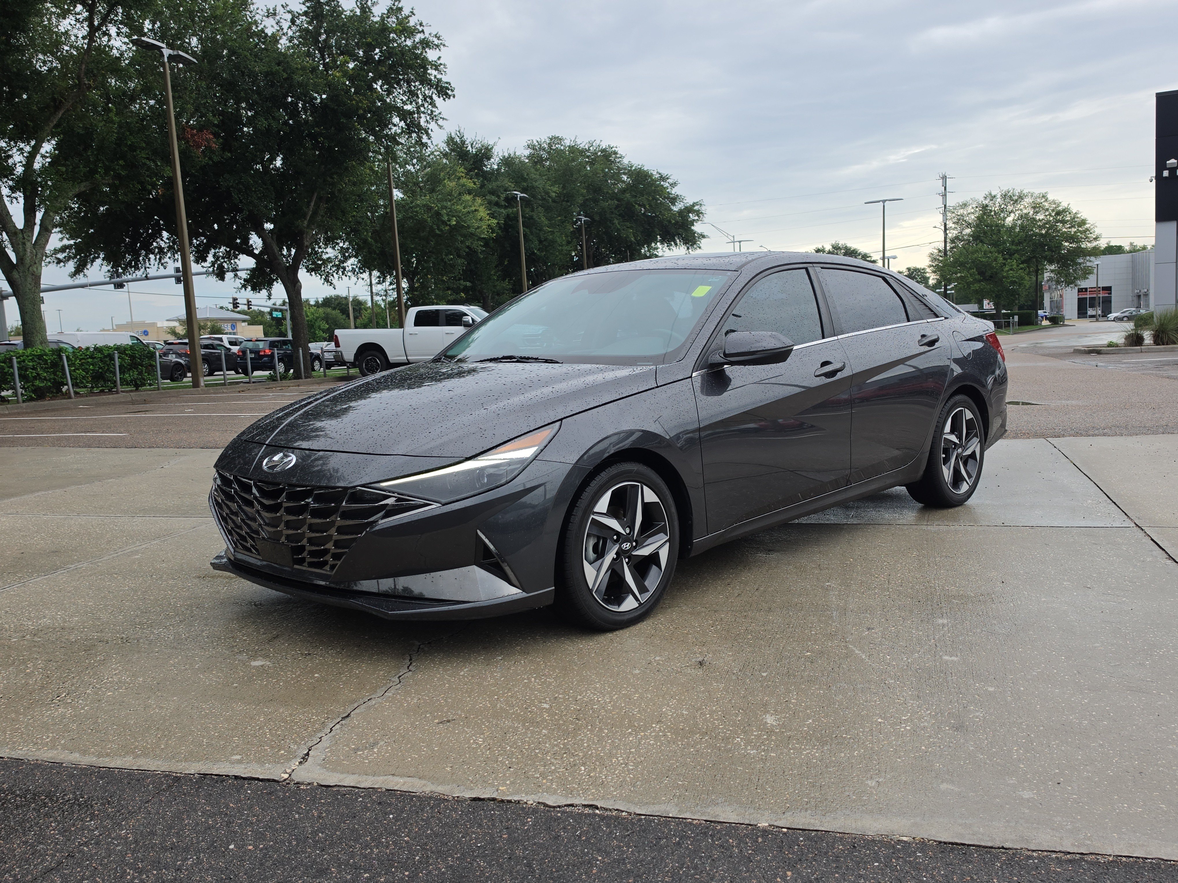 Used 2022 Portofino Gray Hyundai Limited image 4