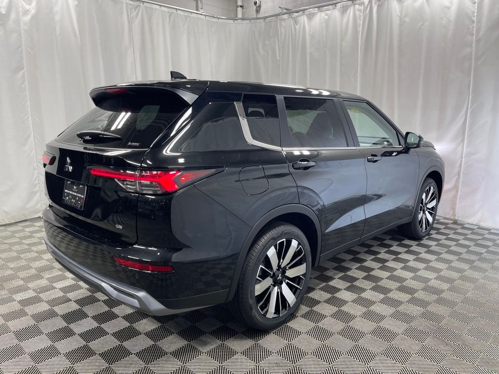 2025 Mitsubishi Outlander SE