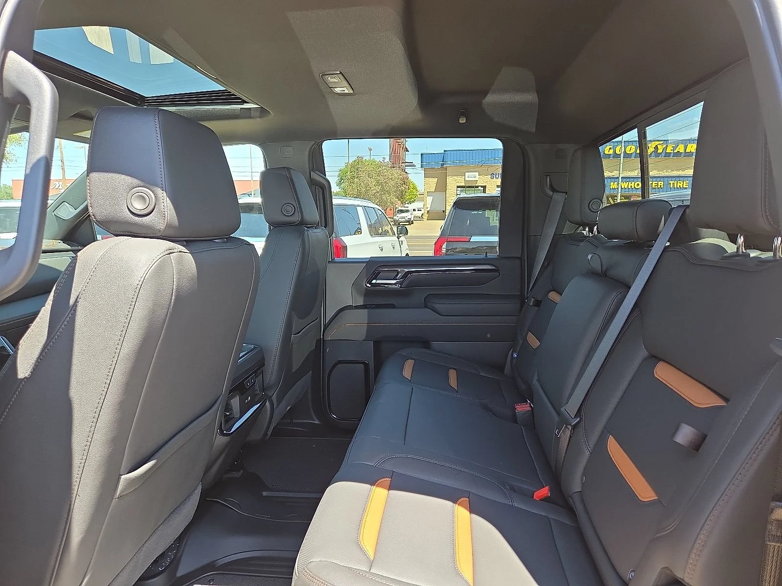 2026 GMC Sierra 2500HD AT4 - Photo 10