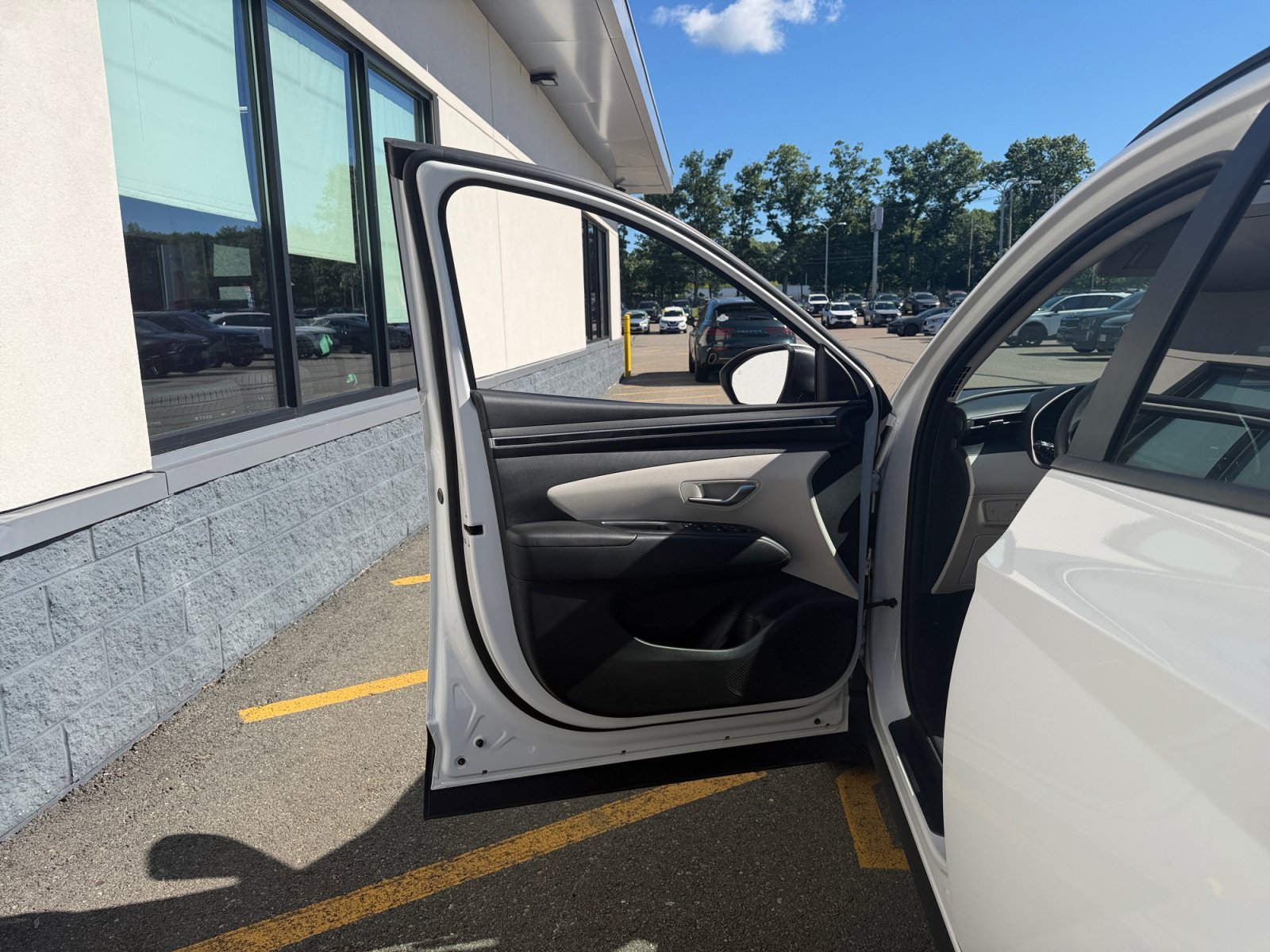 Used 2022 Quartz White Hyundai Blue image 27