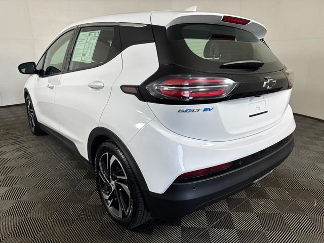 Used 2023 White Chevrolet 2LT image 6