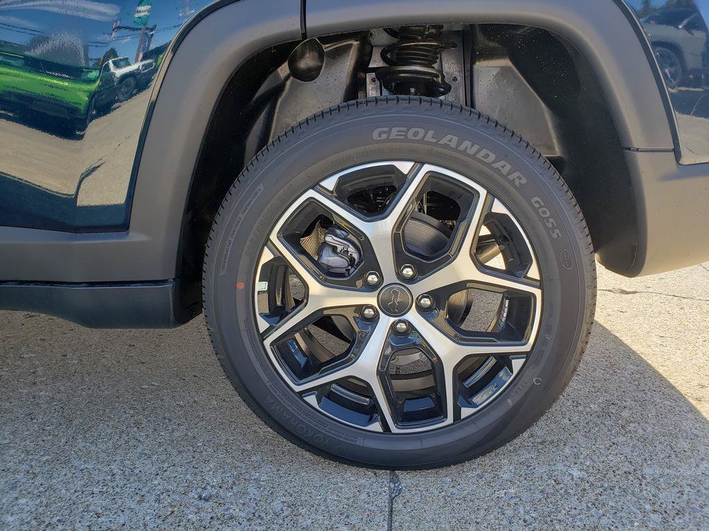 New 2026 Fathom Blue Pearl-Coat Exterior Paint Jeep Limited image 24