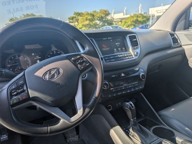 Used 2017 Molten Silver Hyundai Limited image 12