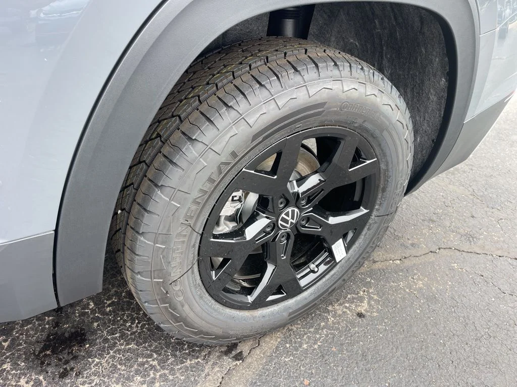 New 2026 Pure Gray Volkswagen 2.0T Peak Edition image 16