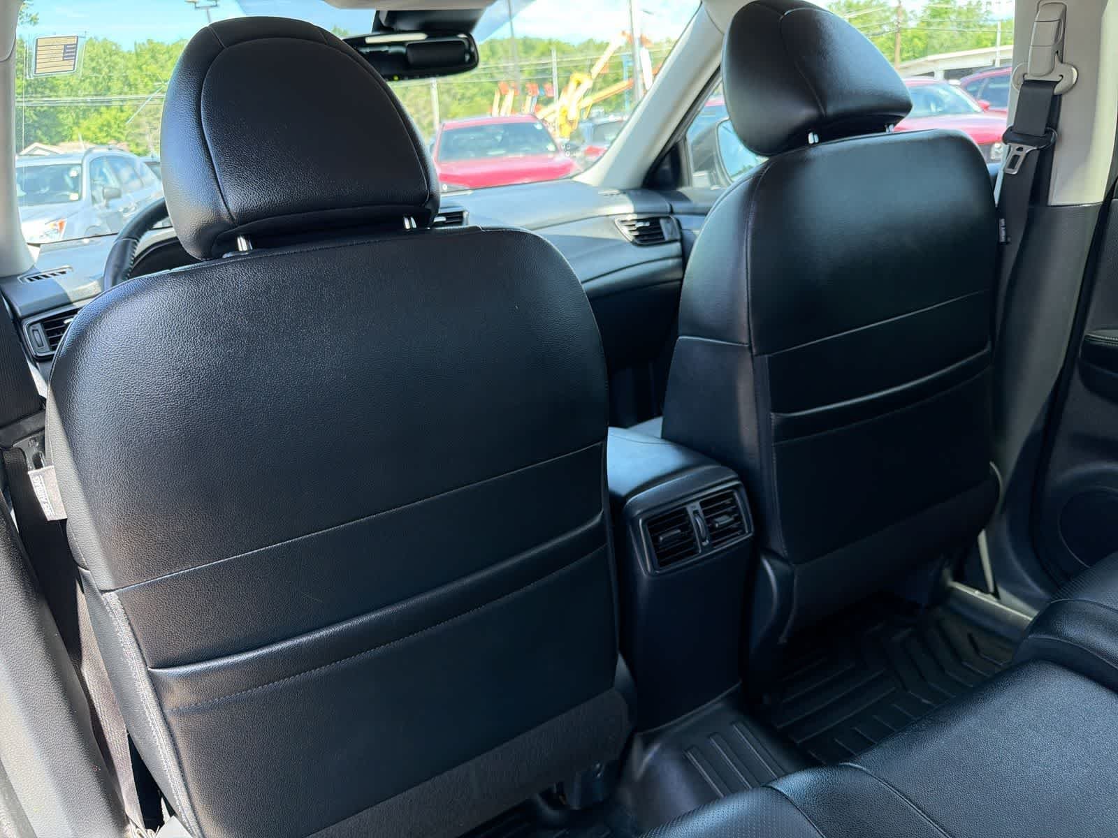 Used 2020 Gun Metallic Nissan SL image 19