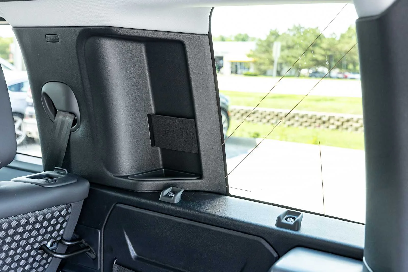New 2026 Fuji White Land Rover S image 36