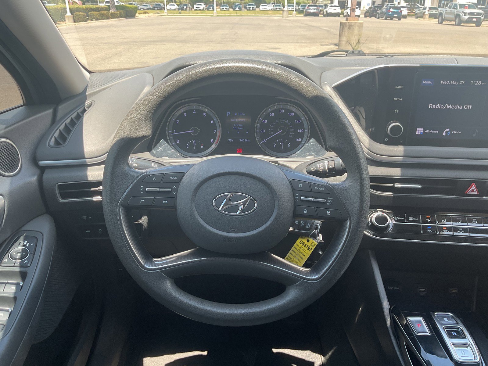Used 2021 Shimmering Silver Pearl Hyundai SE image 16