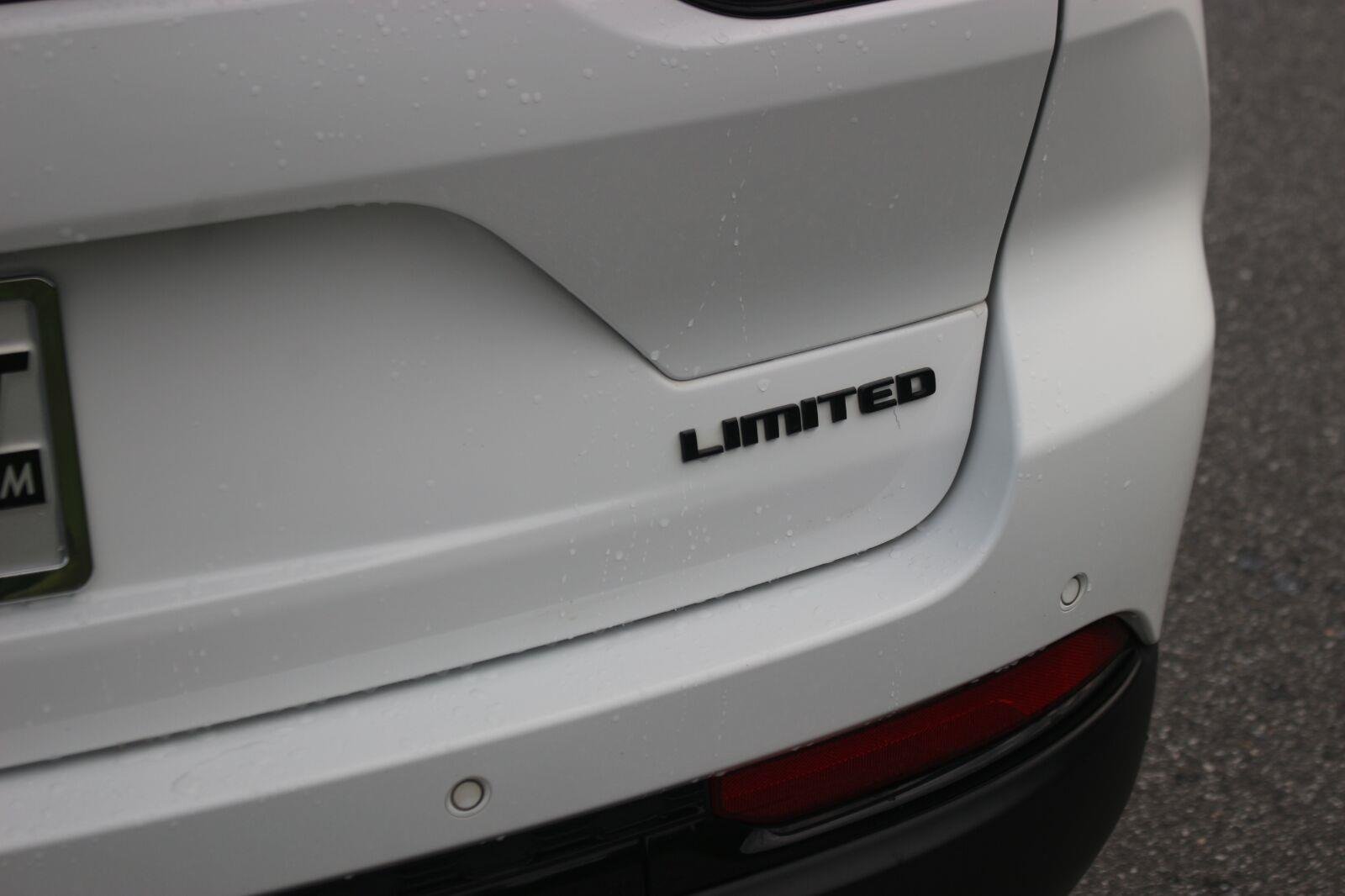 Used 2024 White Jeep Limited image 9