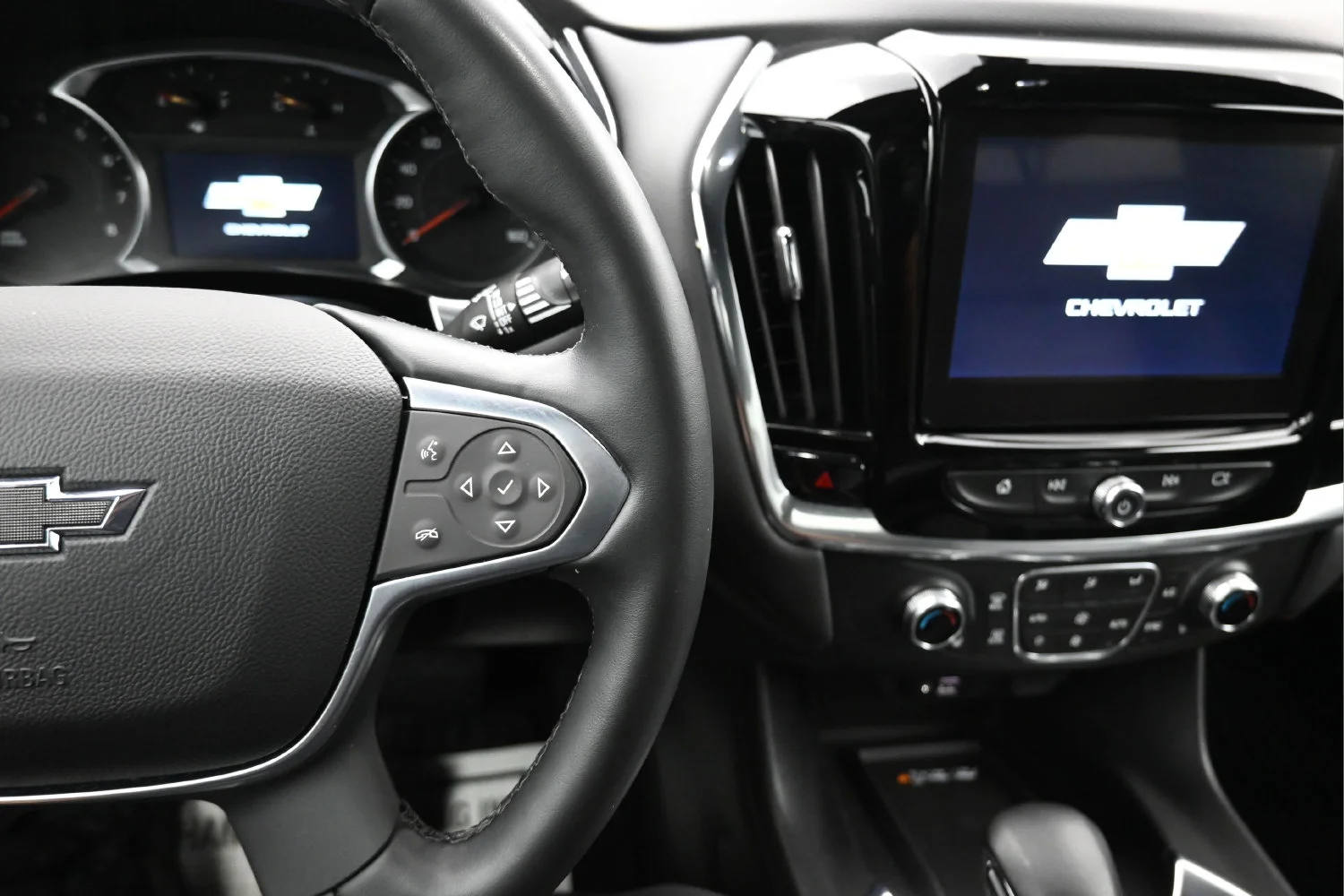 Used 2023 SUMMIT WHITE Chevrolet RS image 17