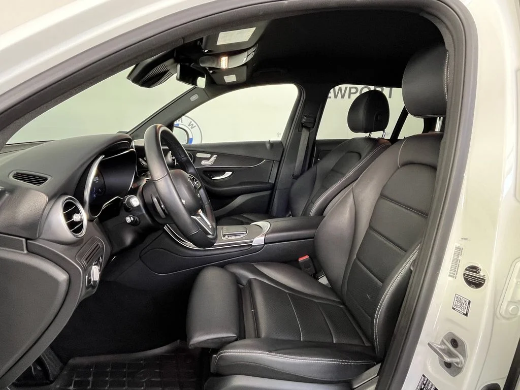Used 2022  Mercedes-Benz GLC 300 image 18