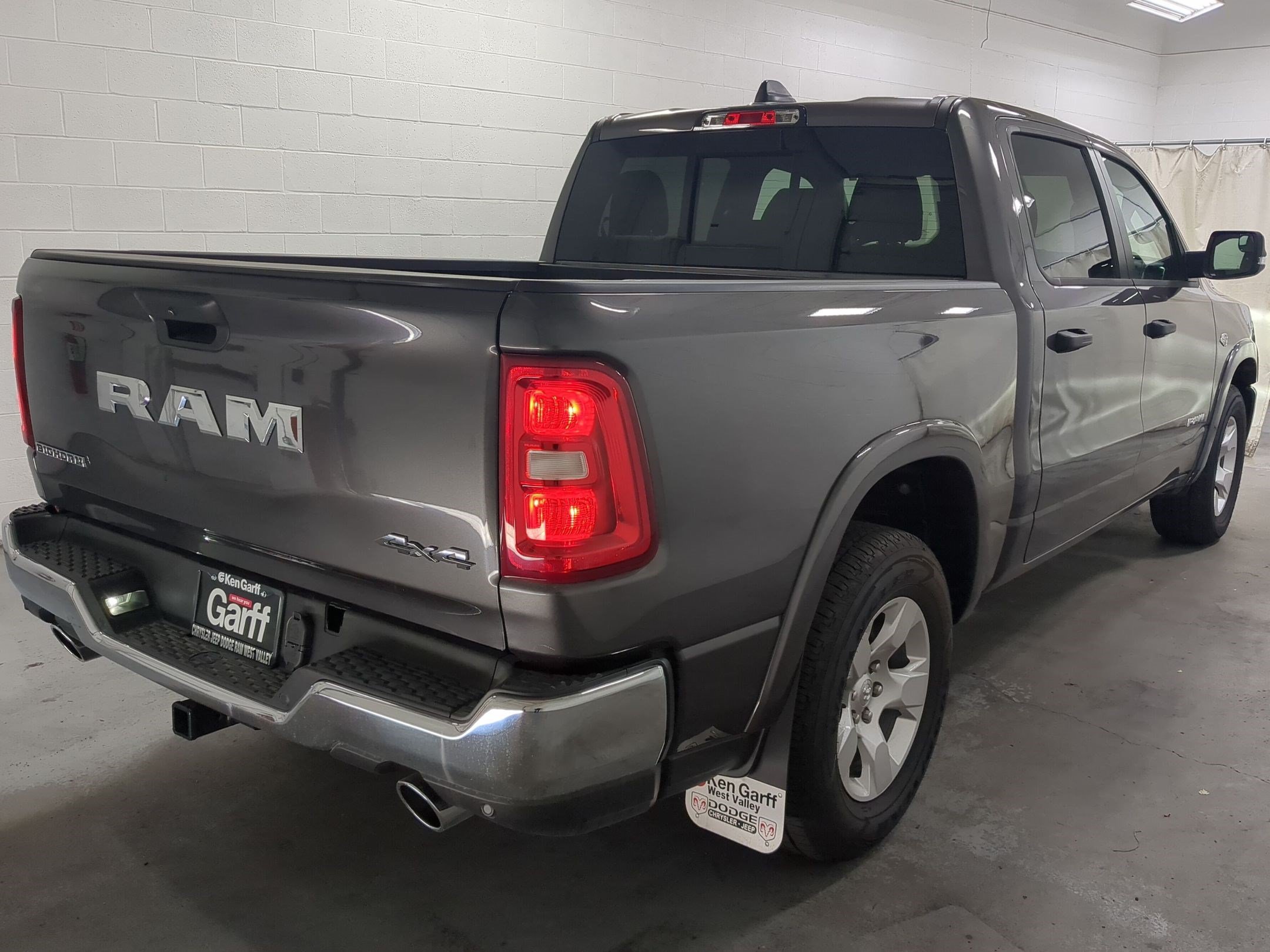 New 2026 Granite Crystal Metallic Clear-Coat Exterior Paint RAM Big Horn image 4