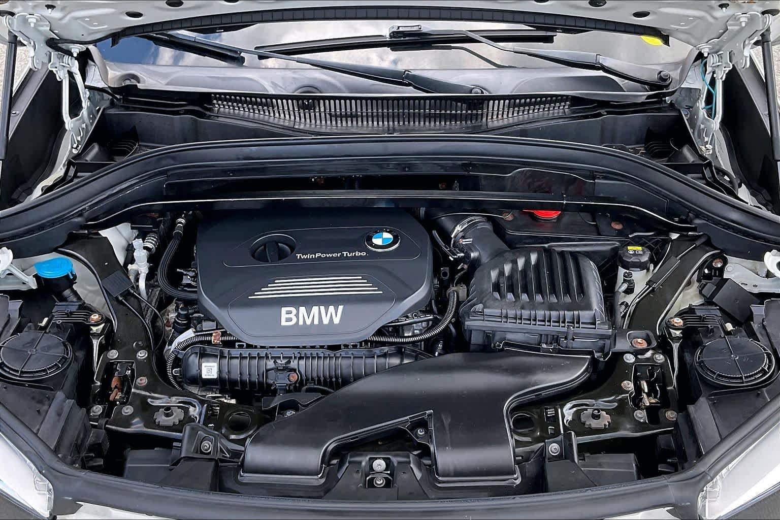 Used 2017 Alpine White BMW xDrive28i image 27