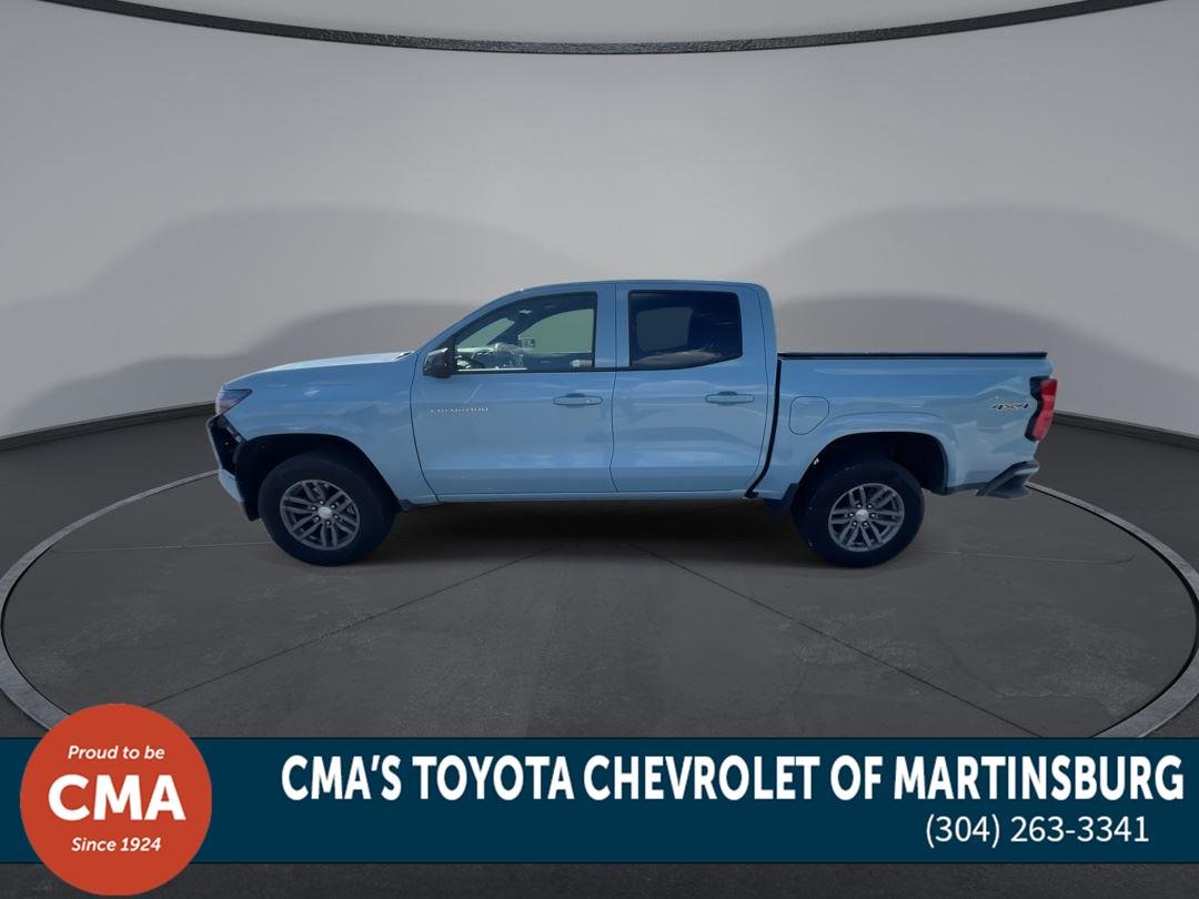 Used 2025 Snowdrift Metallic Chevrolet 4WD LT image 5