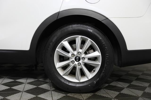 Used 2019 White Kia 2.4L LX image 33