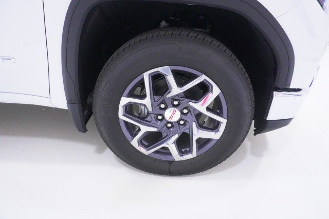 New 2026 Summit White GMC SLE image 5