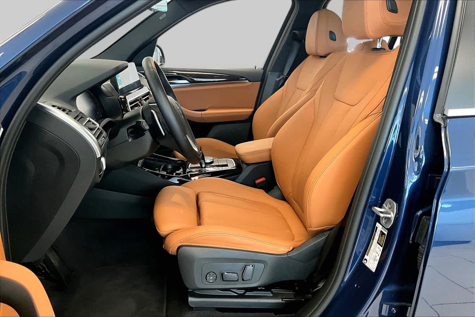 Used 2024 Phytonic Blue Metallic BMW sDrive30i image 7