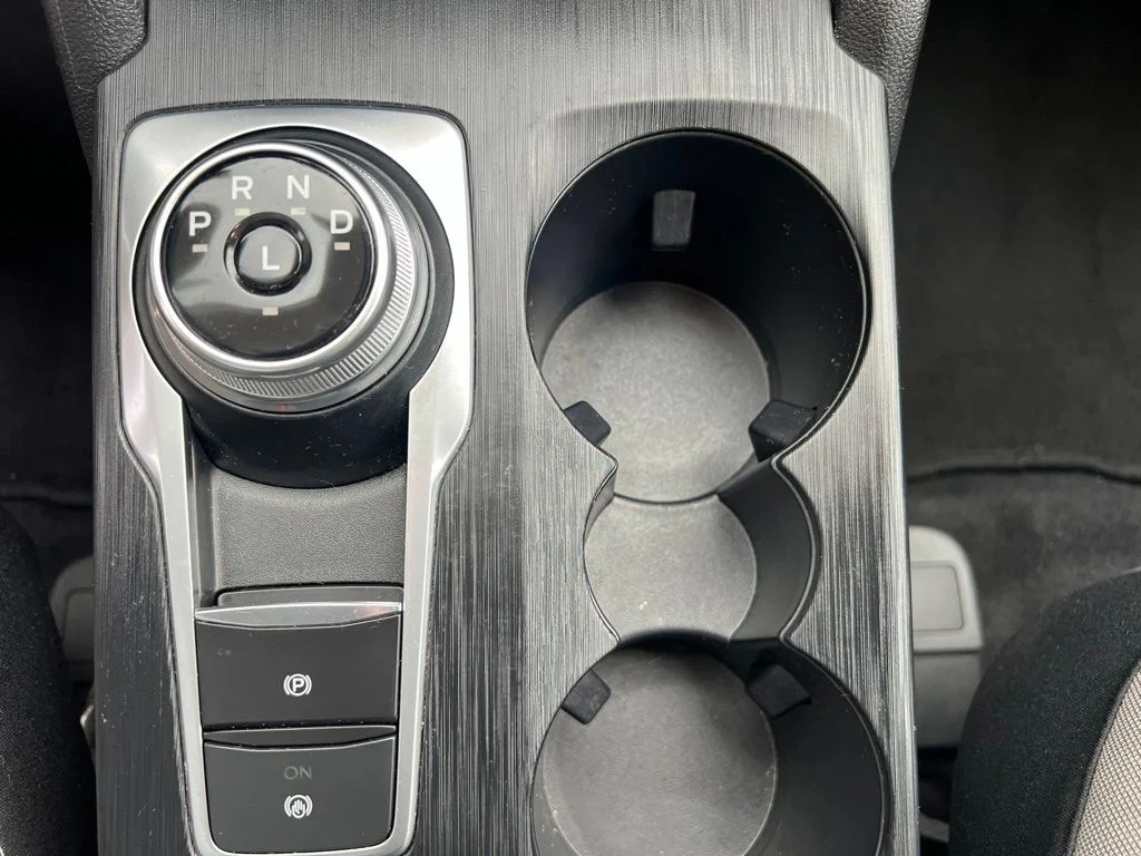 Used 2022 White Ford SE image 24