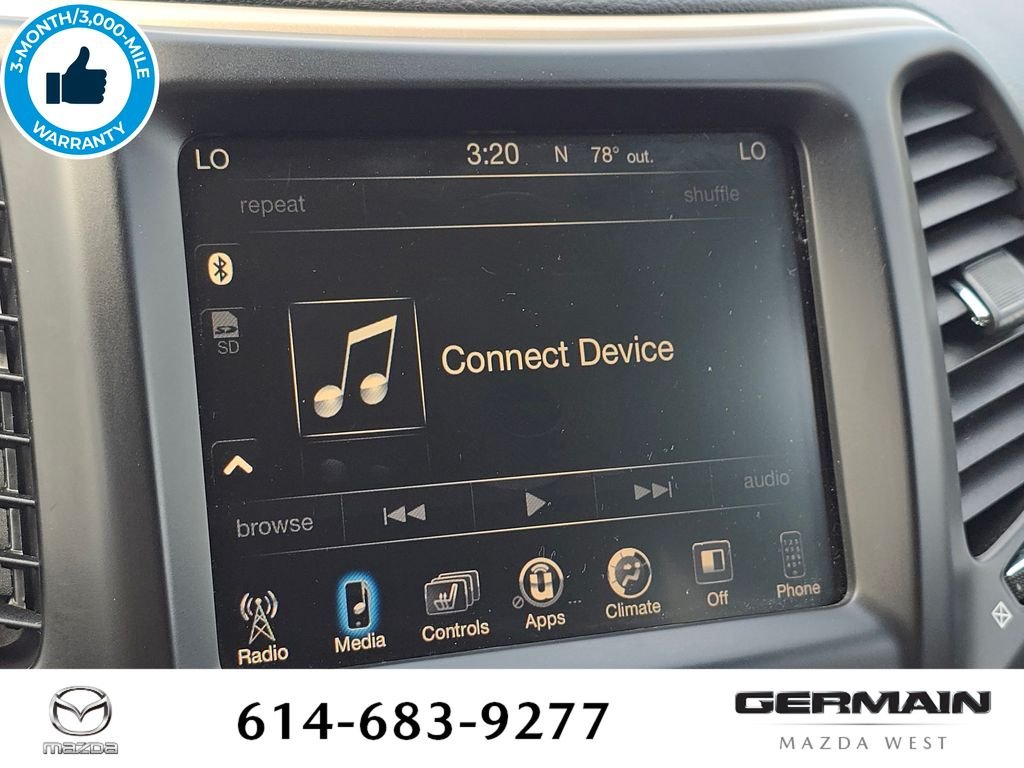 Used 2016 White Jeep Latitude image 29