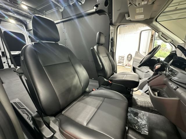 New 2026 Oxford White Ford Cargo Van image 32