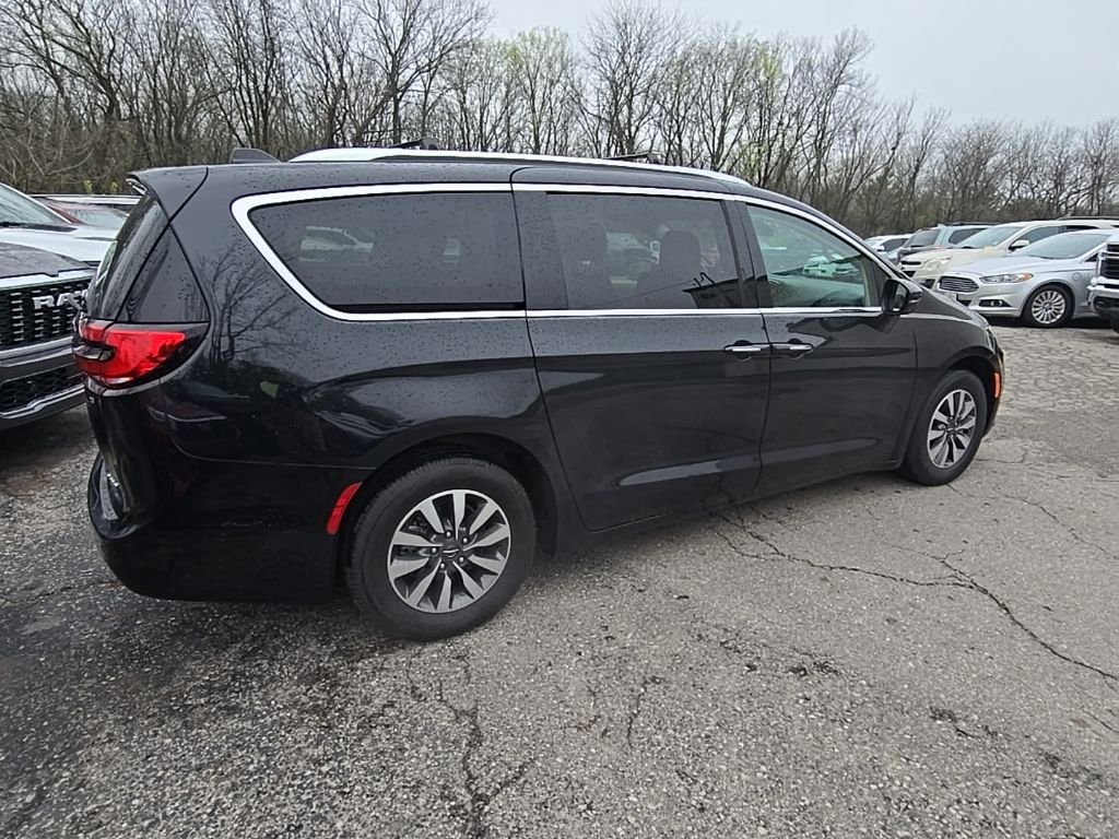 Used 2021 Black Chrysler Touring L image 8