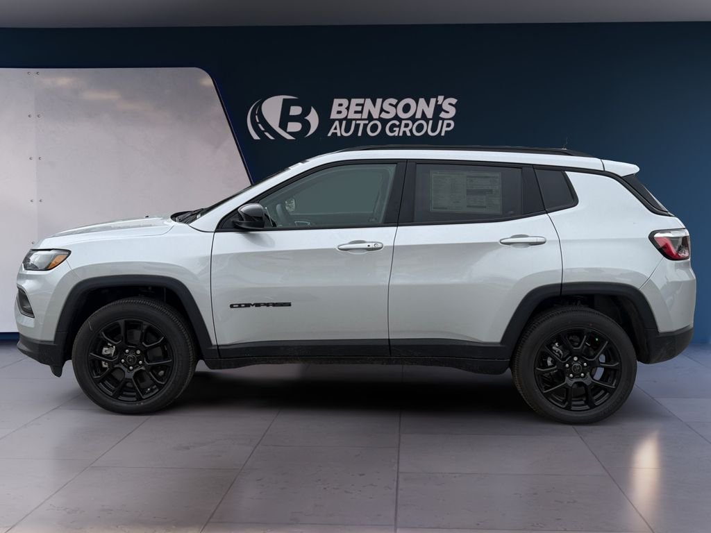 New 2026 Silver Zynith Metallic Clear-Coat Exterior Paint Jeep Latitude image 2
