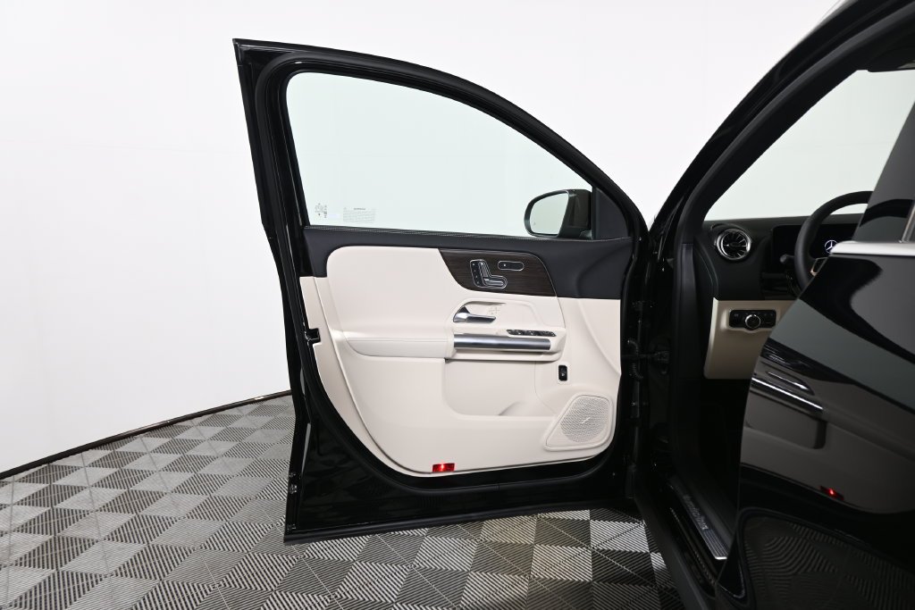 New 2026 Night Black Mercedes-Benz GLA 250 image 66
