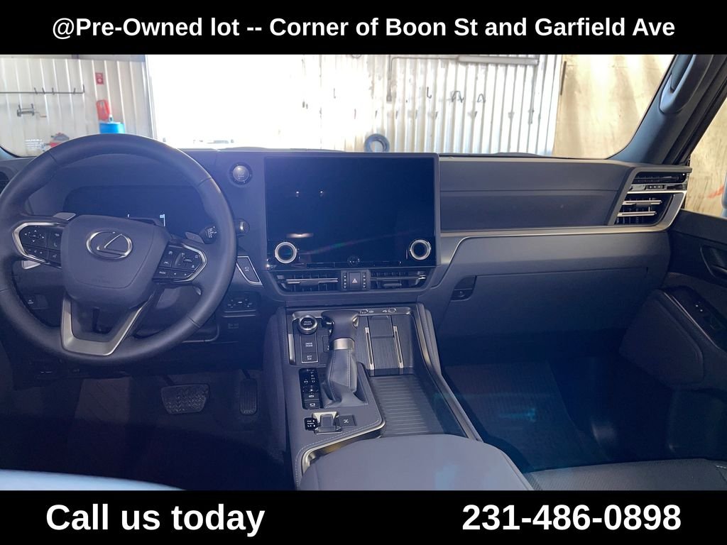 Used 2026  Lexus 550 Premium+ image 18