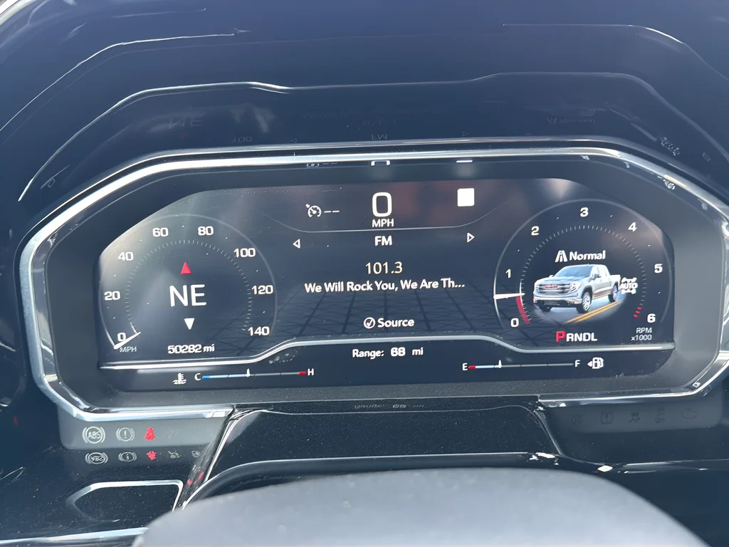 Used 2022 Red GMC Elevation image 13