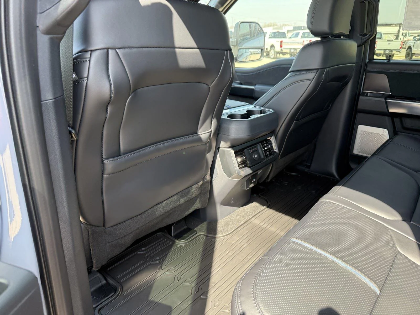 New 2026 Glacier Gray Metallic Tri-Coat Ford F-250® Platinum® image 30