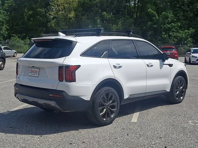 Used 2023 White Kia X-Line SX Prestige image 2