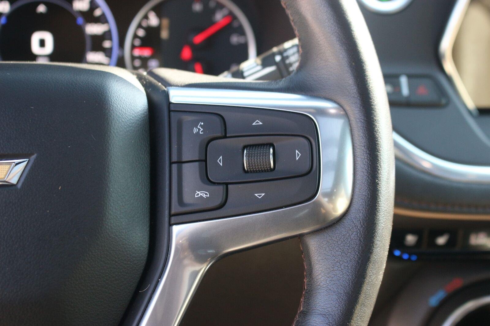 Used 2020 BLACK Chevrolet Premier image 21