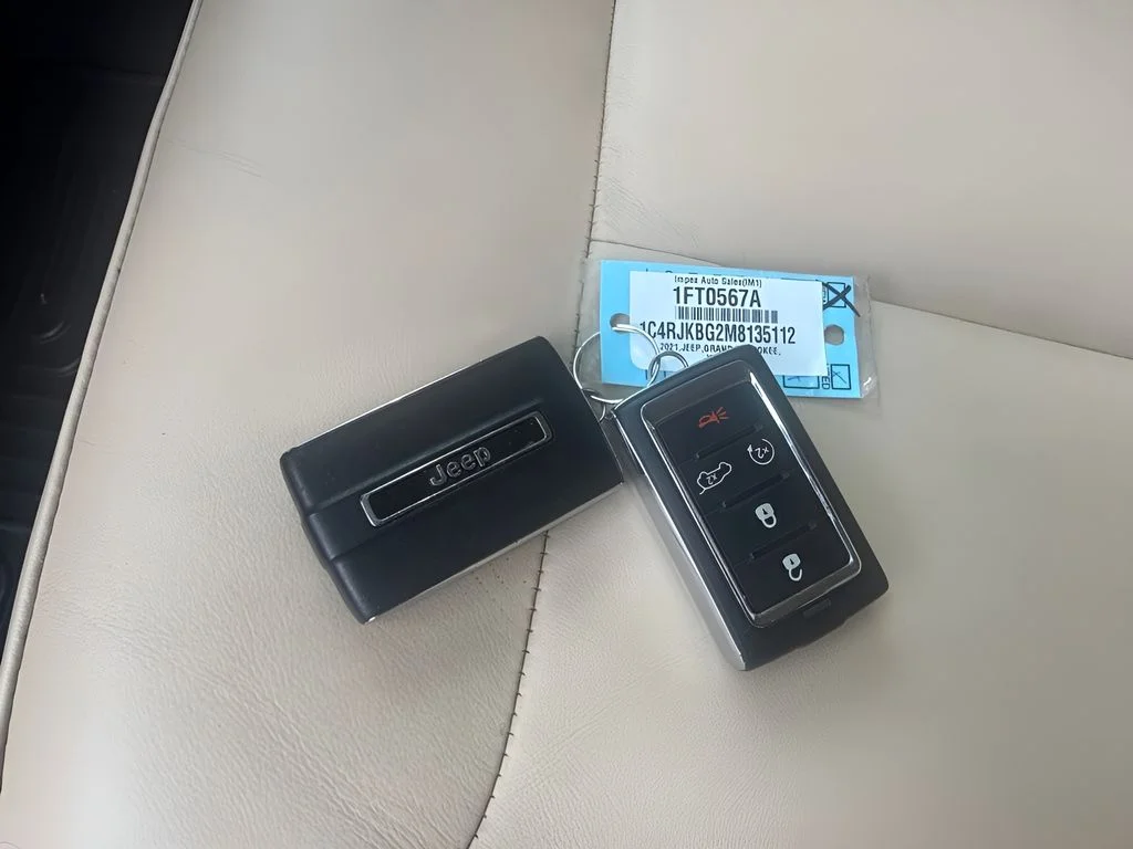 Used 2021 White Jeep Limited image 24