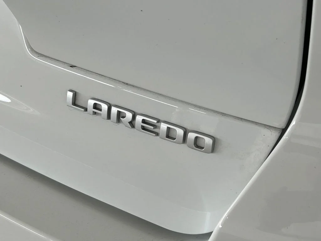 Used 2025 Bright White Clearcoat Jeep Laredo image 27
