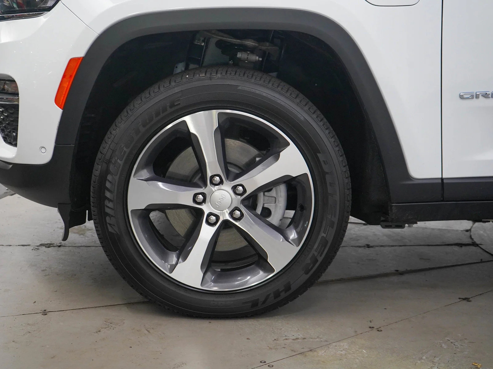 Used 2022 Bright White Clearcoat Jeep 4xe image 29