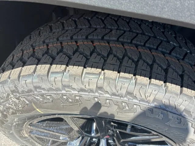 New 2026 Onyx Black GMC Elevation image 32