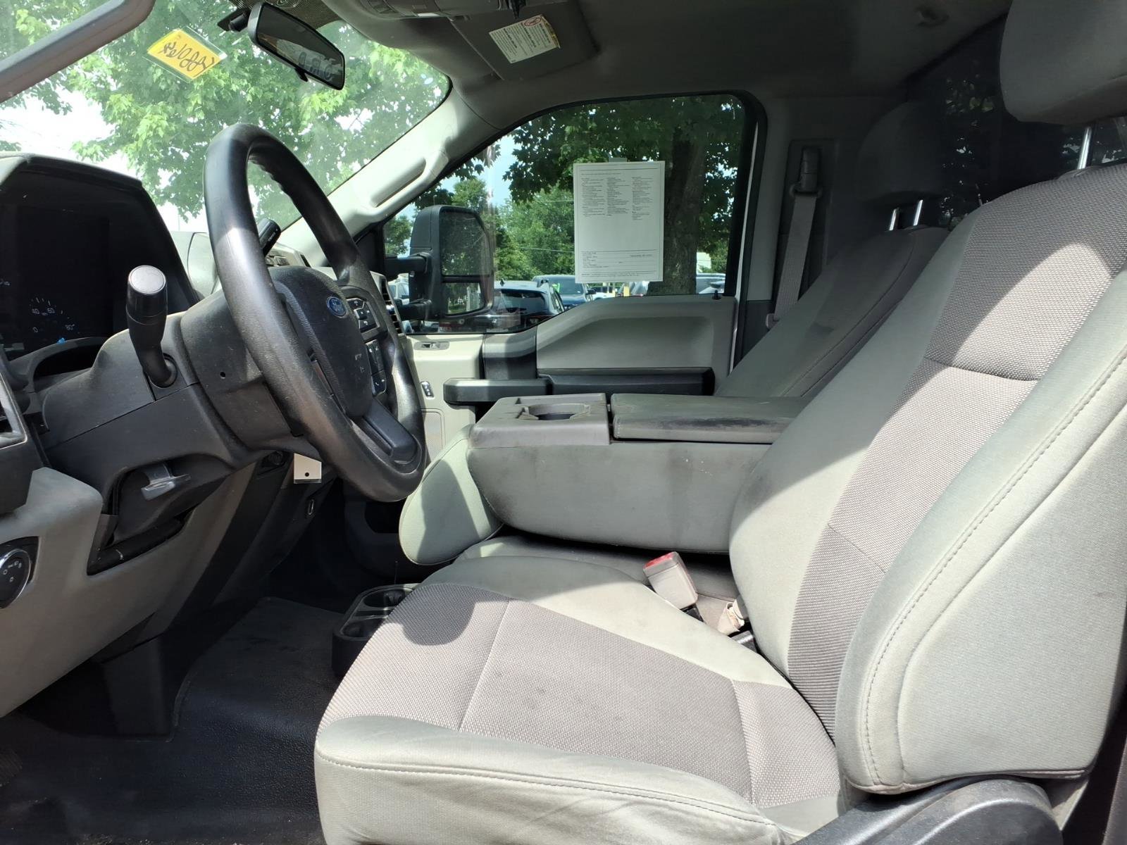 Used 2019 Oxford White Ford XL image 23