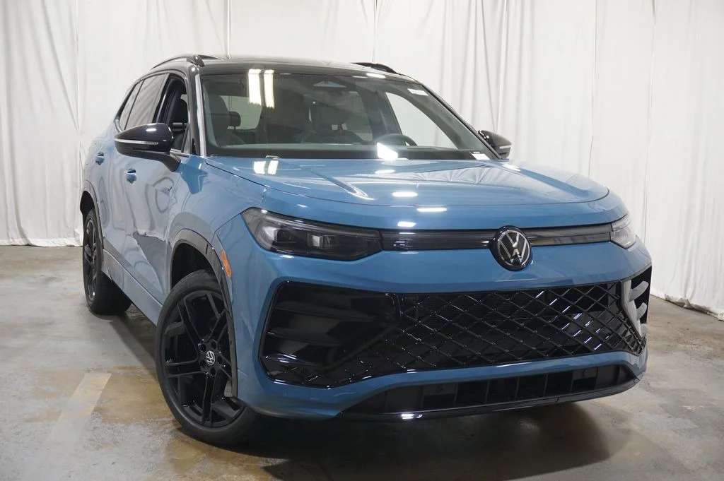 New 2026  Volkswagen 2.0T SE R-Line Black image 4